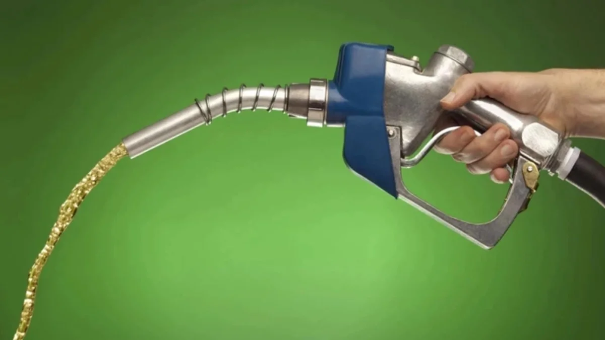 Akaryakıtta Çifte İndirim: Benzin ve Motorin Fiyatları Eşel Mobil Sistemiyle Düştü - Ekonomi Haberleri