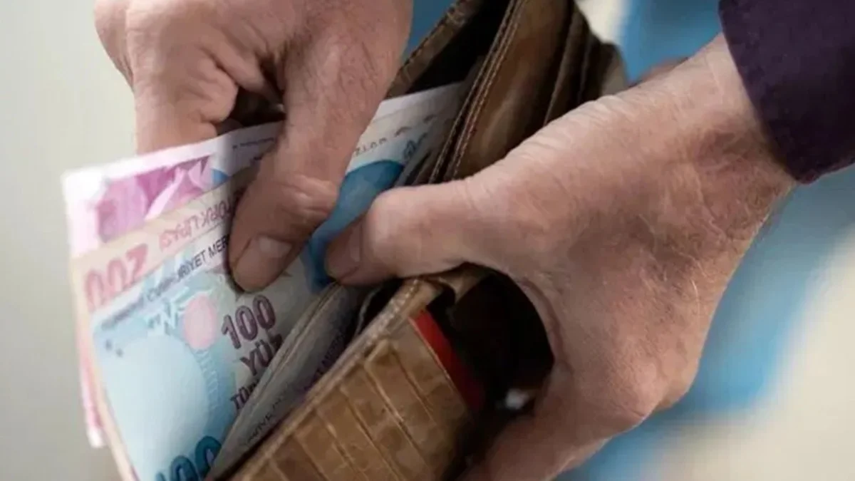 Maaşını Taşıyan Emekliye Aylık 6900 TL Geri Ödemeli Kredi